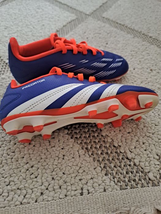 Ghete fotbal Adidas Predator