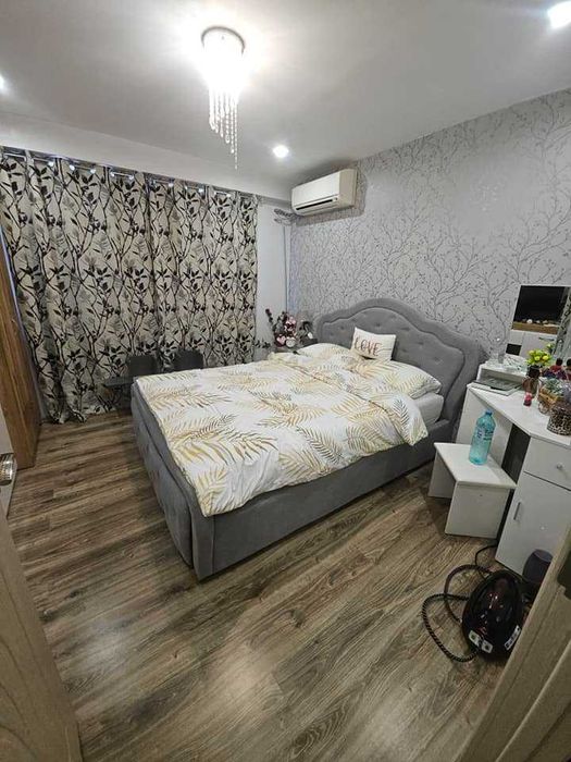 Продава 3 стаен апартамент в района на Казармата