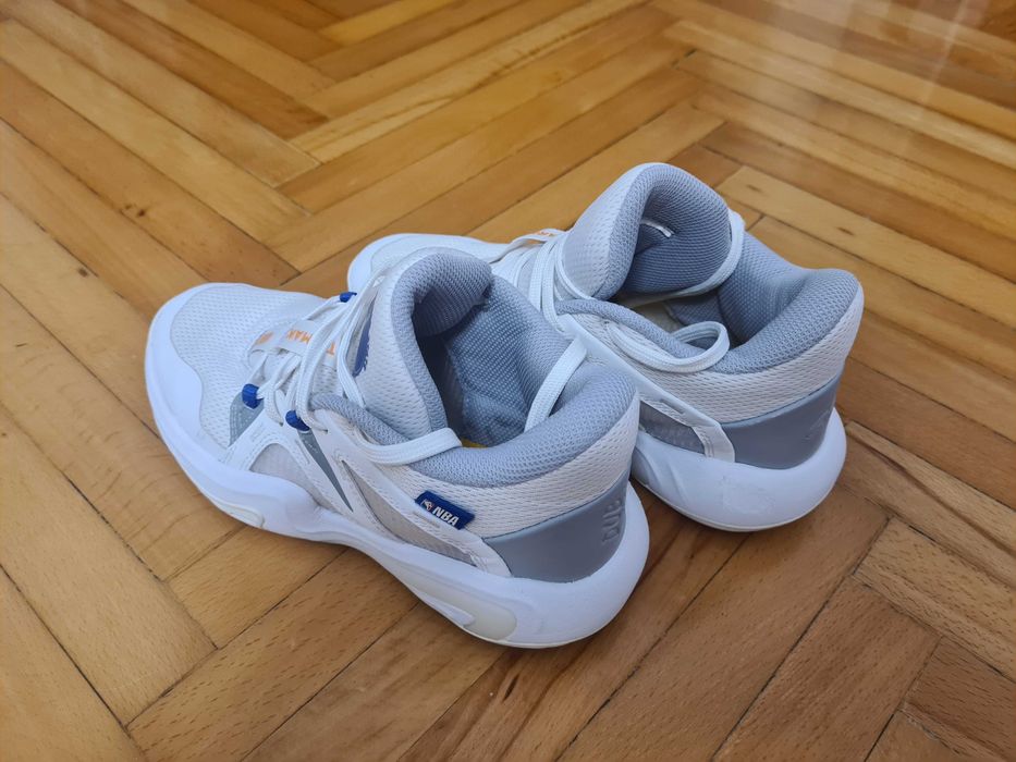 Adidasi baschet copii Decathlon Tarmak marime 37