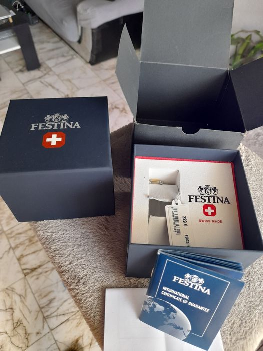 Корнавин,Кутия от часовник  Festina и Дамски часовн
