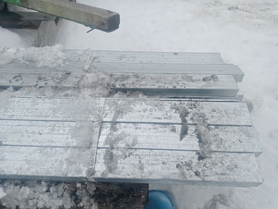 Продам 2 упаковки новых направляющих