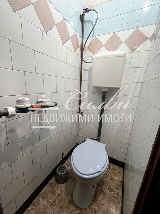 Тристаен ТУХЛЕН апартамент в района на Военно училище