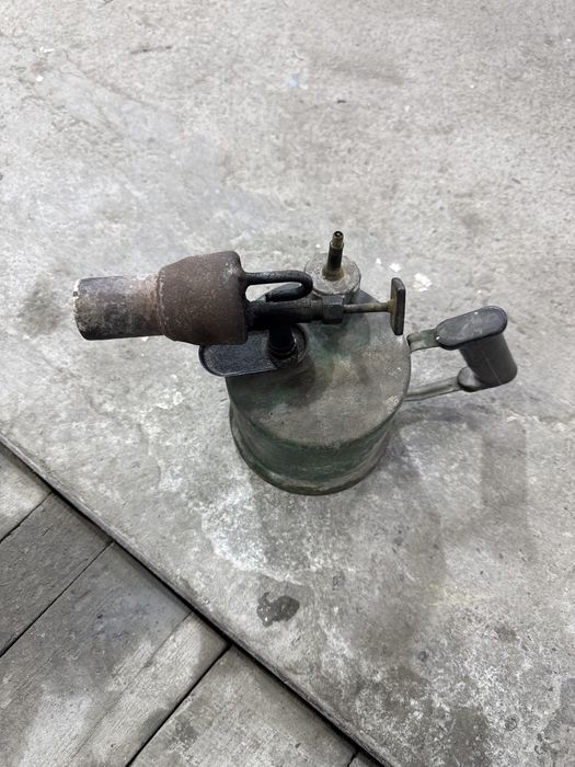 Паяльная лампа бензиновая рабочая