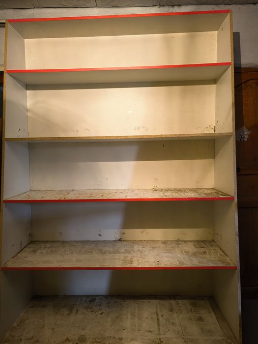 Продам полки для магазина