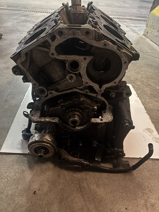 Блок двигателя vq20