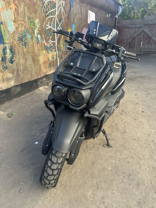 Продам скутер танк 150 куб