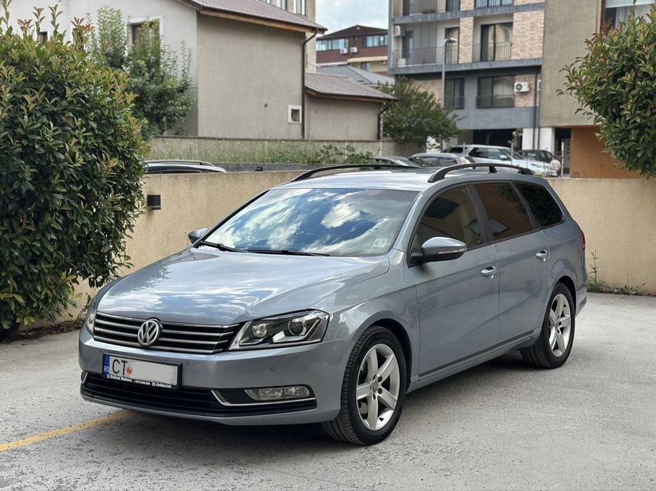 VOLKSWAGEN Passat