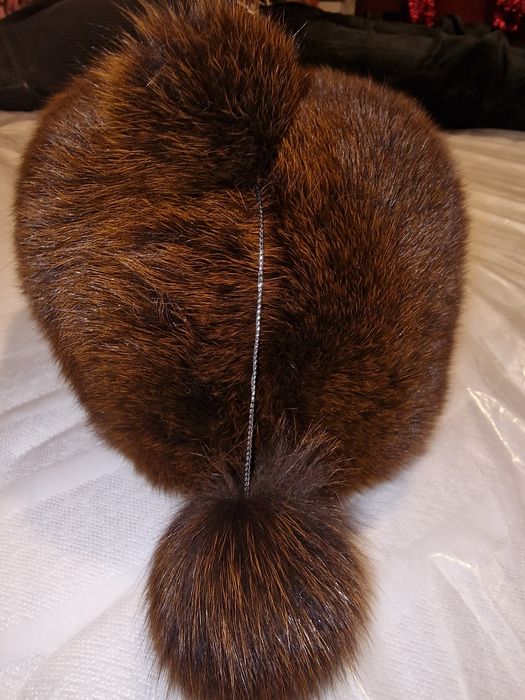 Меховая шапка женская