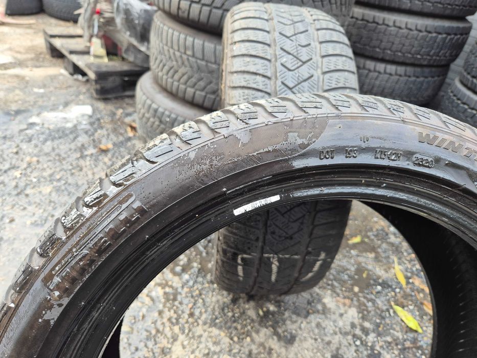 2 Anvelope de IARNA - 225/45/18 - PIRELLI - Stare buna DOT 2020 RFT