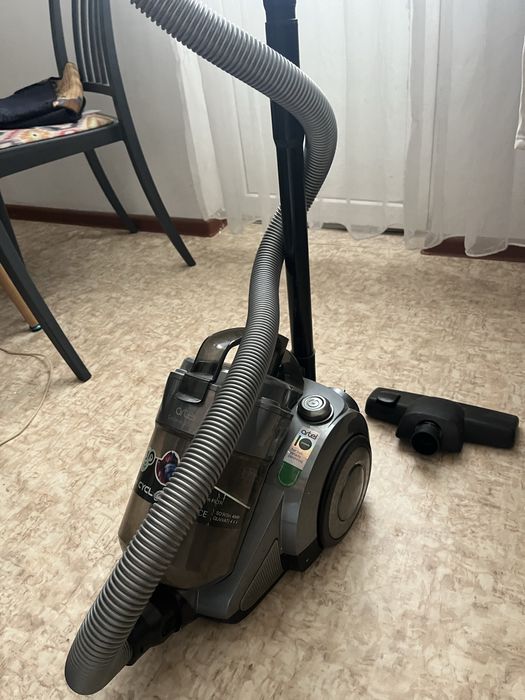 Продам пылесос Artel