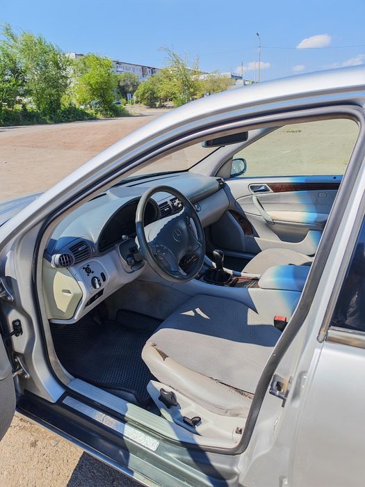 Mercedes benz c200