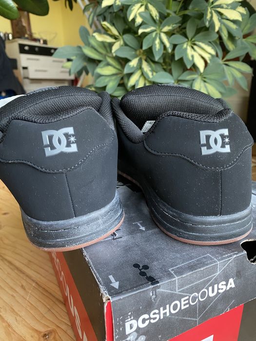 Papuci DC shoes marimea 43 noi