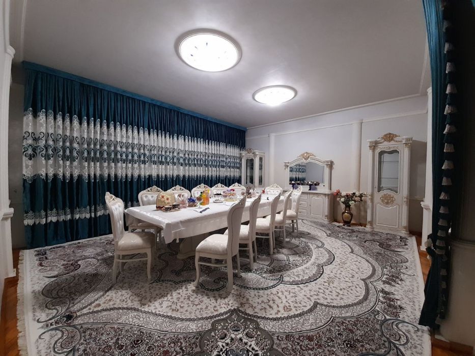 Иззада катта учаска сотилади