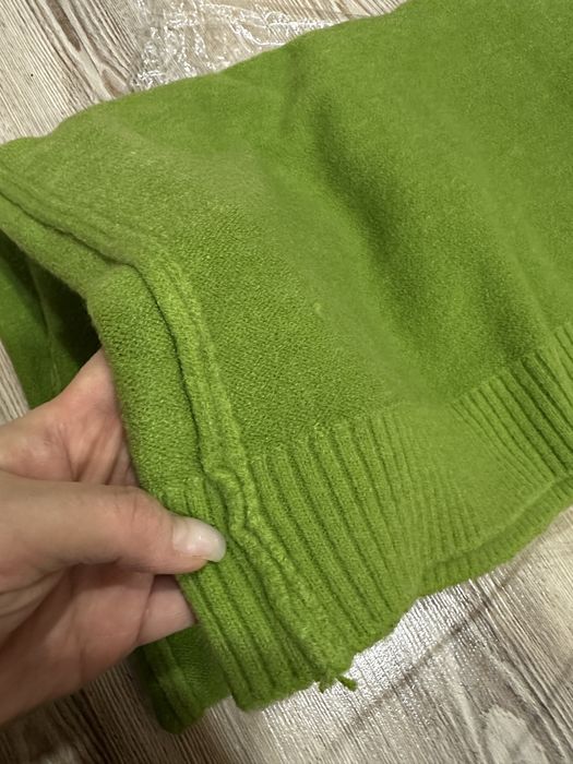 Свитер женский шерстяной