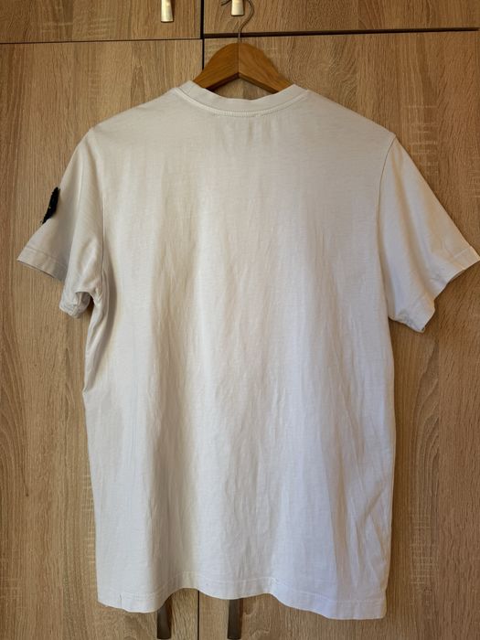 Продавам тениска stone island