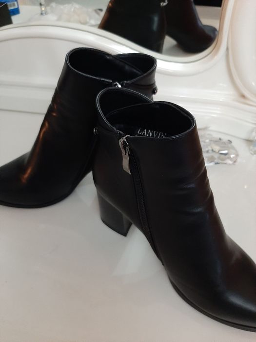 Женская обувь. Сапоги