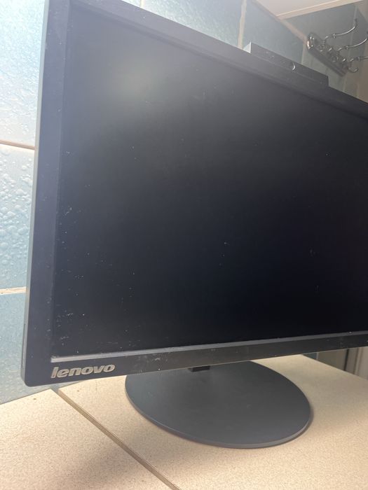 Монитор lenovo 21.5 с камерой