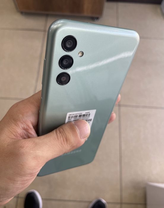 Samsung galaxy M13s sotiladi srochna