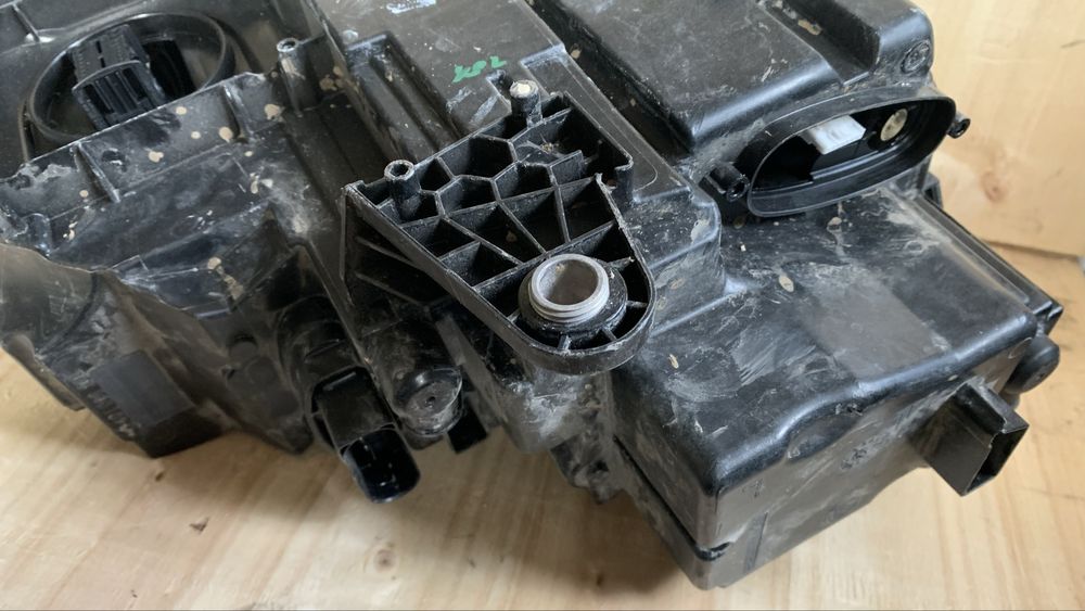 Фар за Skoda Octavia 3