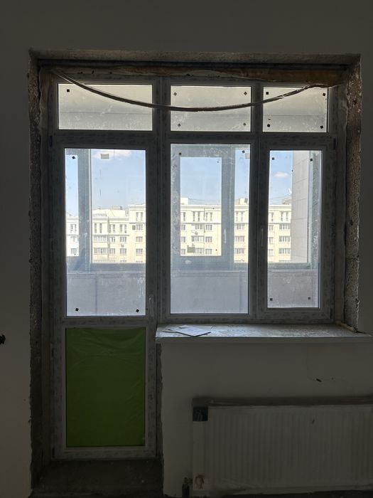 Оконная рама и двери