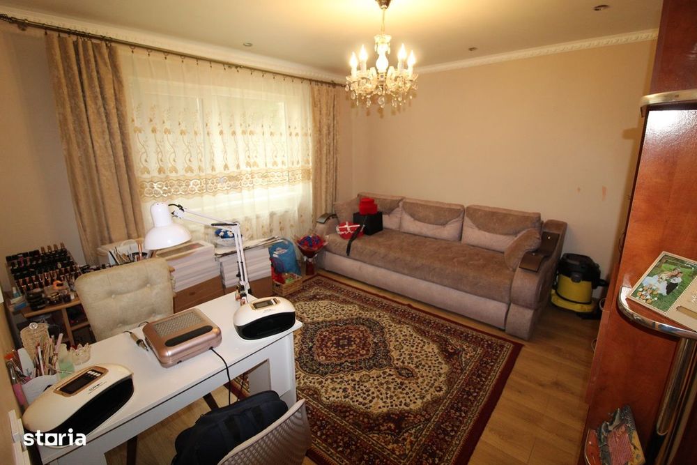 Vând casă P+M în Hunedoara, zona Micro3-Altex, teren 1413mp, f.s. 17m