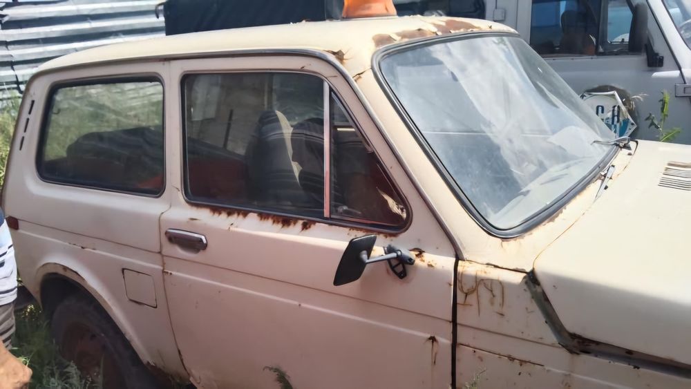 Автомобиль  ВАЗ 2121