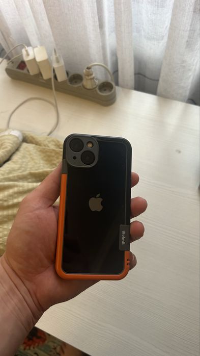 Продам айфон 13