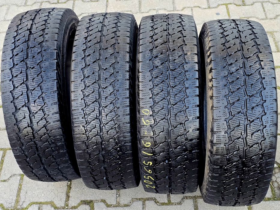 205 65 16 c gislaved 2 бр.