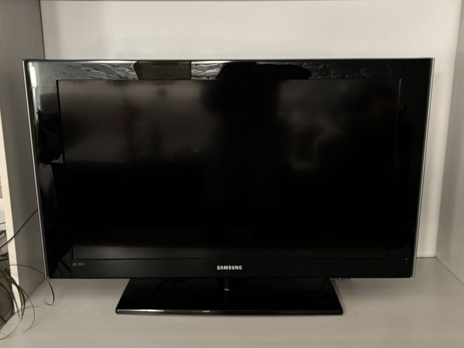 Samsung 37” Full HD LCD телевизор – отлично състояние