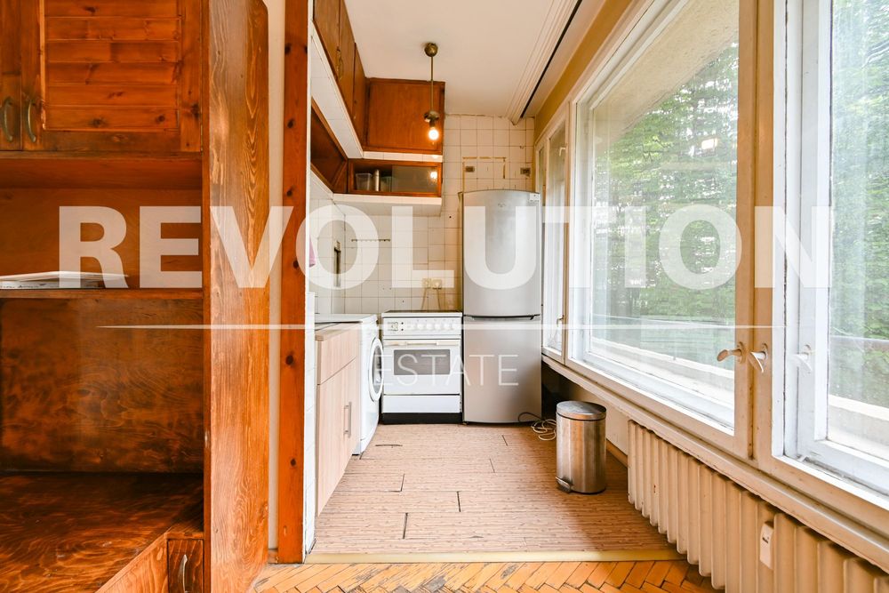 Дава се под наем Двустаен апартамент в София, Изток - 70 кв.м за 700 € - Снимка #1