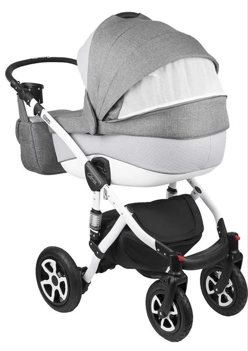 Коляска фирмы Adamex 3 в 1