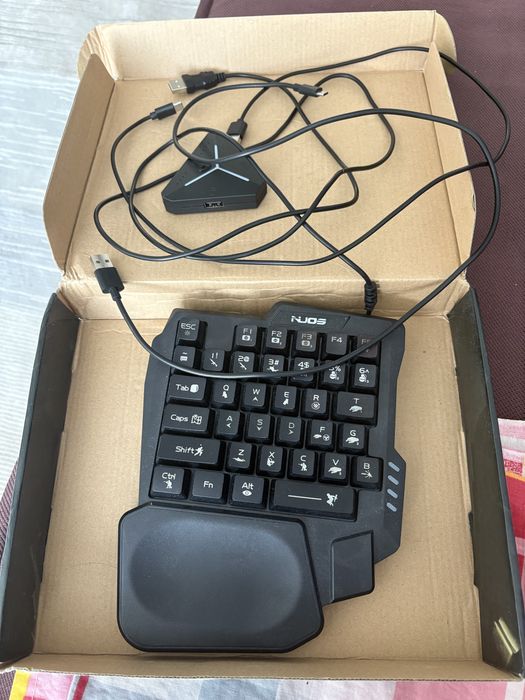 Клавиатура для игр в комплекте