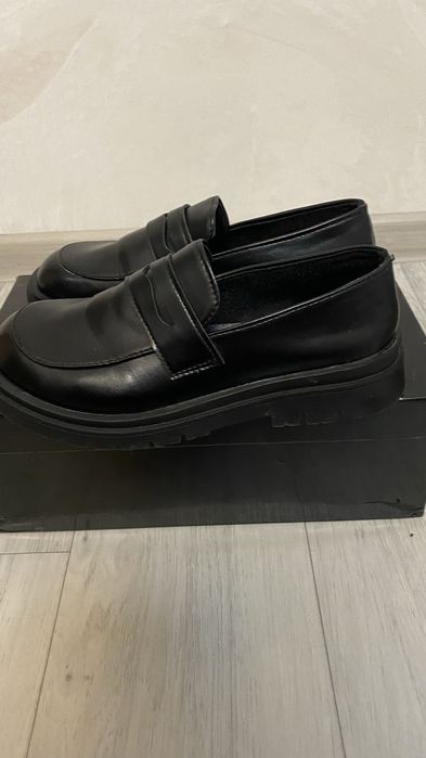 Школьная обувь 35 р