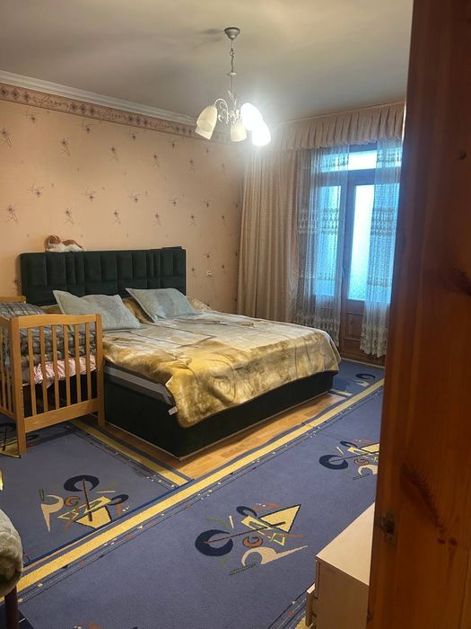 Срочно продаётся банковская 3- х комнатная квартира.