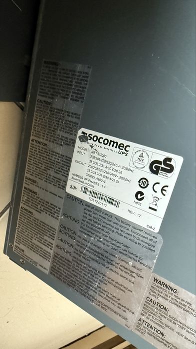UPS Socomec NRT-U7000 + 2 cabinete B7000 cu baterii aproape noi
