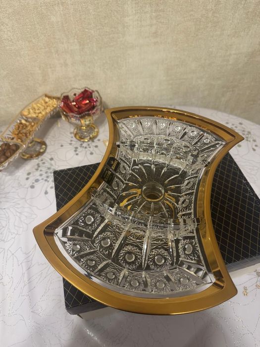 Срочно продам менажница чешский хрусталь