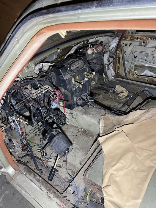 Продам запчасти 126 мерседес