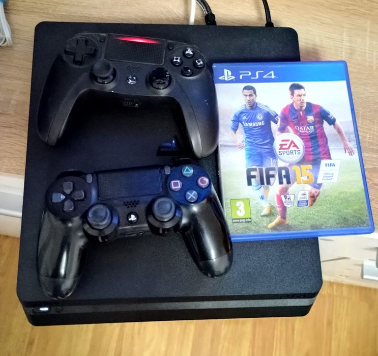 Consola PlayStation 4 slim  2 manete jocuri