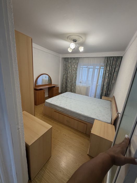 Inchiriez apartament 3 camere