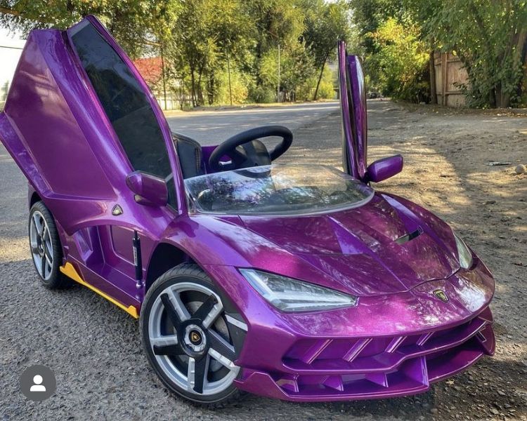 Детская машина на пульте