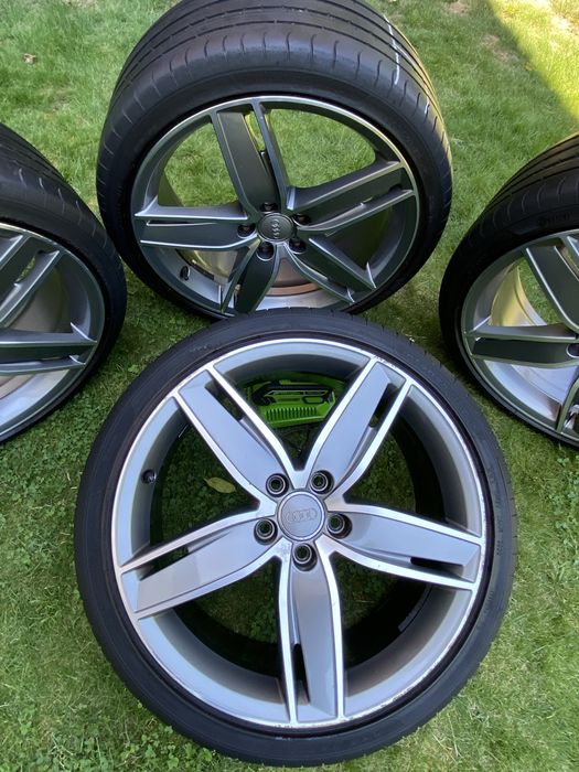 Set Jante Originale Audi „Rotor” 5 Spițe – Gri Titan Polișat + Anvelope