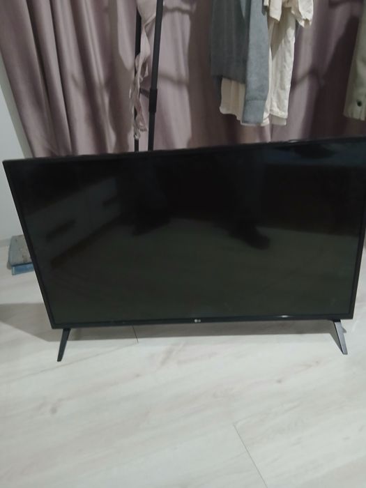 Телевизор LG диогонал 108 см