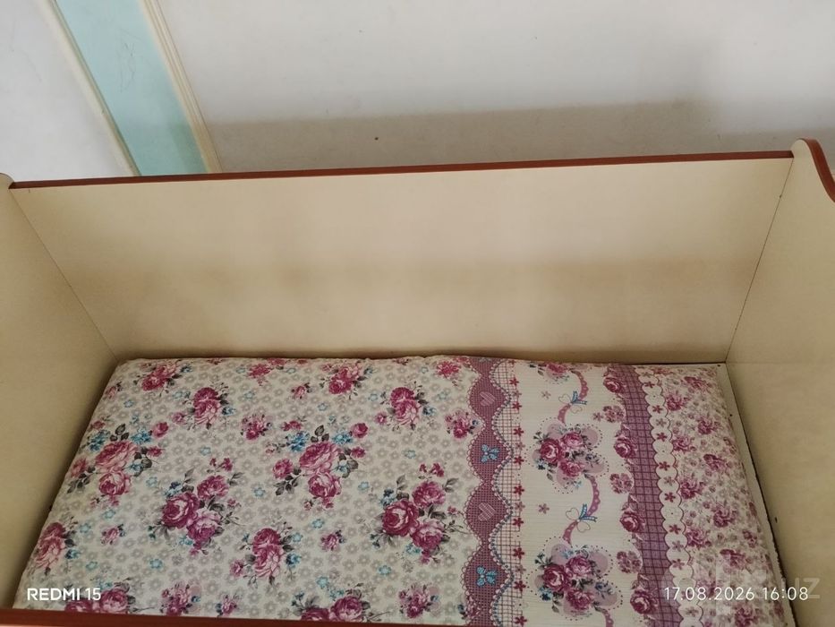 Bolalar kravati sotiladi