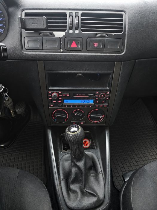 VOLKSWAGEN Bora 2004 — imagine 4