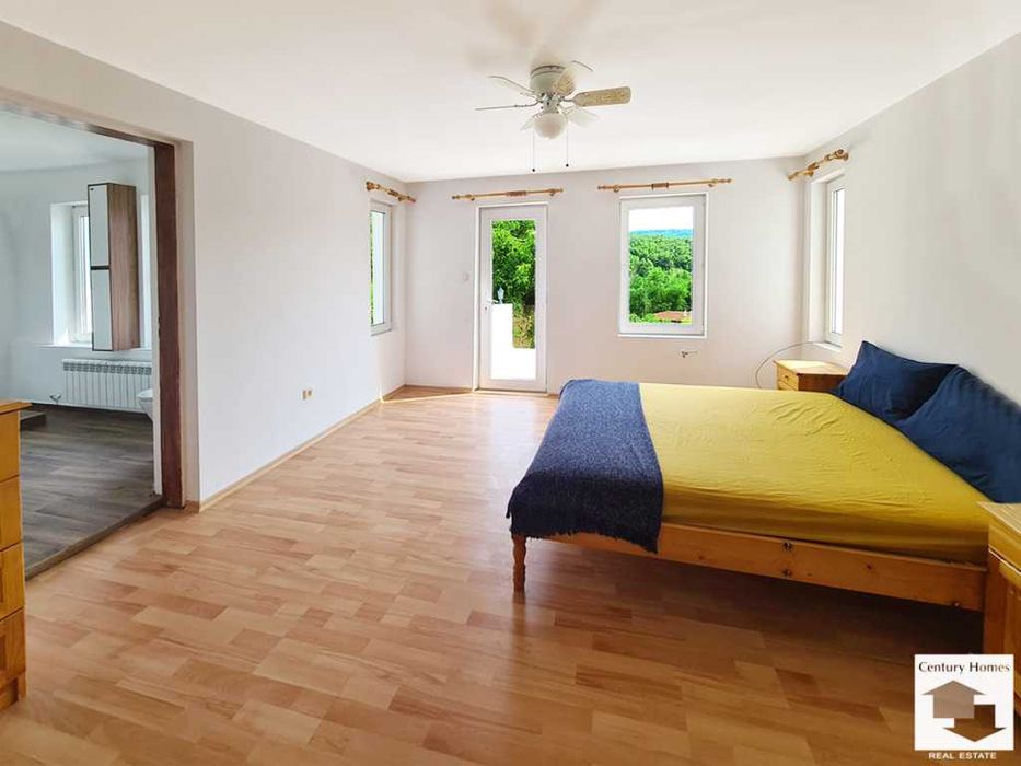 170282 Двуетажна къща с басейн и просторен двор в с. Ритя