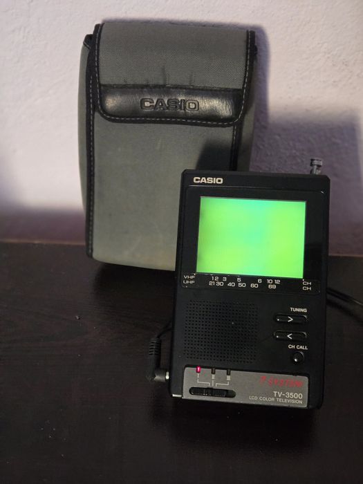 Casio TV-3500 – Ретро преносим цветен LCD телевизор