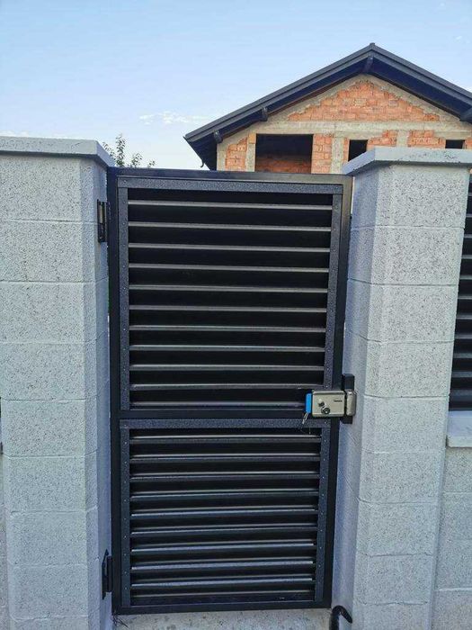 Garduri si porti din panouri stil jaluzele si alte modele disponibile