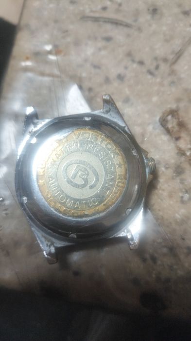 Продам часы срочно