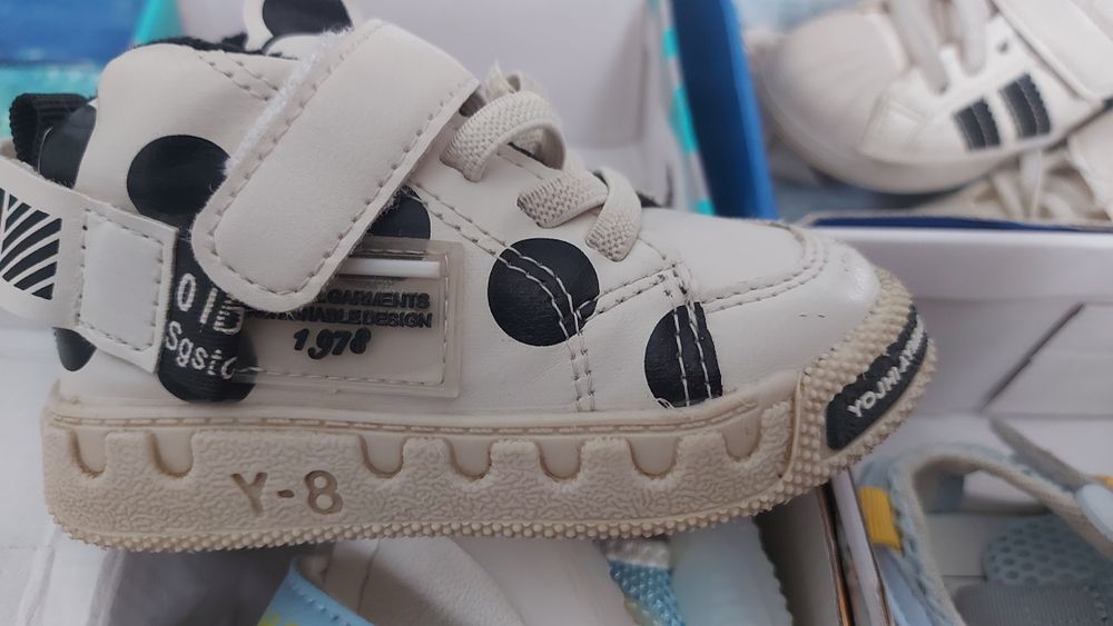 Продам бу детские осенние ботинки