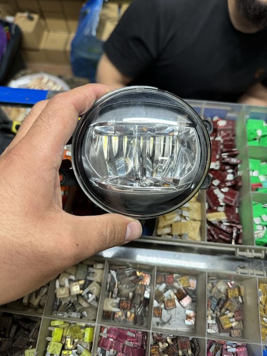 Усилитель бампера Тойота Сиенна